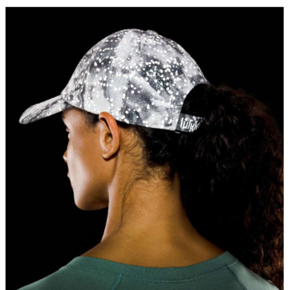 Lululemon - Womens Fast and Free Running Hat